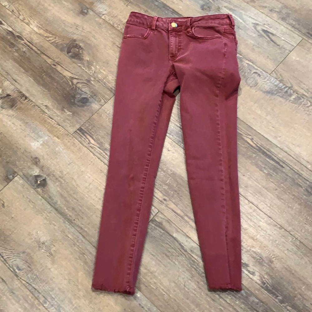 Burgundy American Eagle crop jeggings